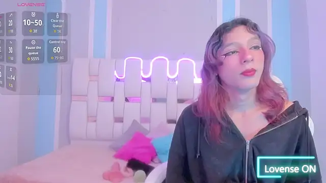 Snapshot of MilkWhore1 chatting on 01.06.26 MilkWhore1 online show from 01.06.26