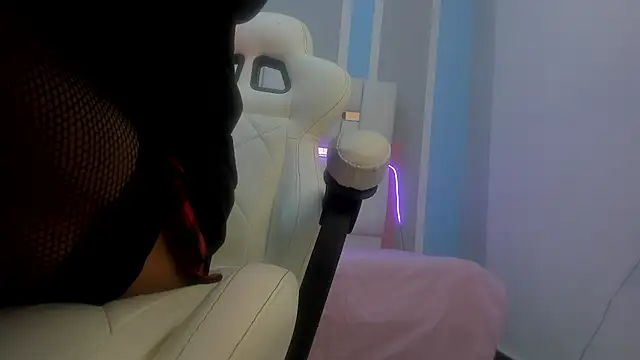 Snapshot of MilkWhore1 chatting on 02.10.26 MilkWhore1 online show from 02.10.26