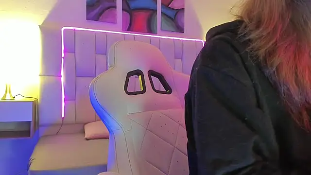 Snapshot of MilkWhore1 chatting on 03.12.26 MilkWhore1 online show from 03.12.26