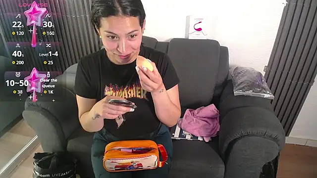 Snapshot of Mia_garcia28 chatting on 10.08.25 Mia garcia28 online show from 10.08.25