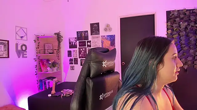 Snapshot of Lana_Herondale chatting on 11.22.25 Lana Herondale online show from 11.22.25