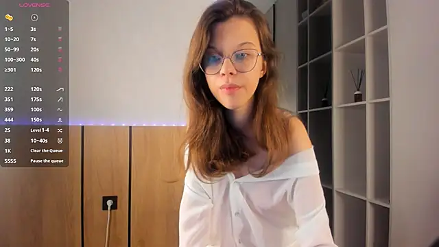 Snapshot of Xonalenei chatting on 09.24.25 Xonalenei online show from 09.24.25