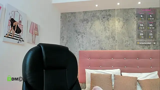 Snapshot of brithanycollins chatting on 10.06.25 brithanycollins online show from 10.06.25