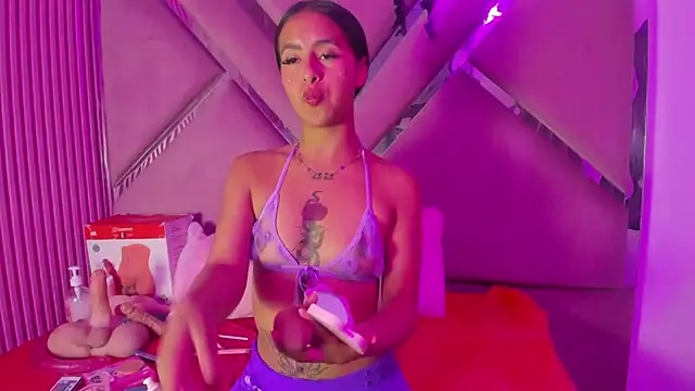 AshleyPrescott69 online show from 10.23.25