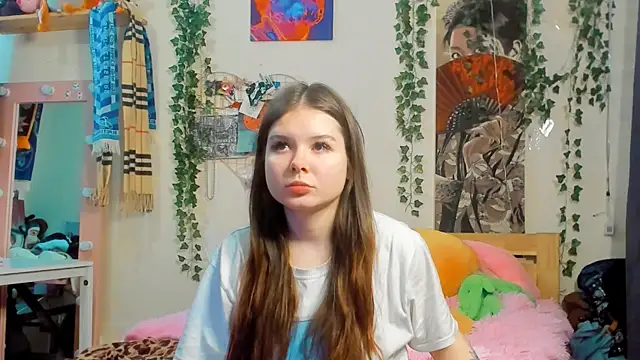 Snapshot of Hate_Emotions chatting on 10.04.25 Hate Emotions online show from 10.04.25