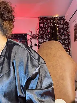 Snapshot of megansan_ chatting on 10.21.25 megansan online show from 10.21.25