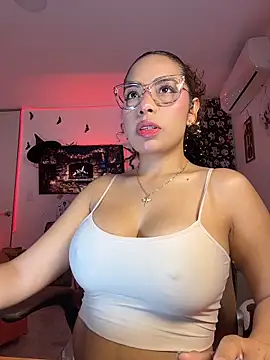 Snapshot of megansan_ chatting on 10.27.25 megansan online show from 10.27.25