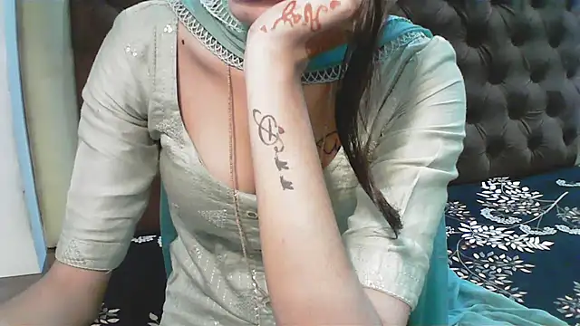 elize   online show from 10.10.25