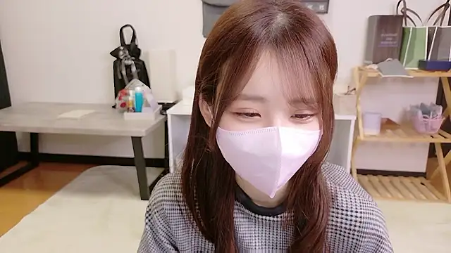 Snapshot of Ema_o0_chan chatting on 11.18.25 Ema o0 chan online show from 11.18.25