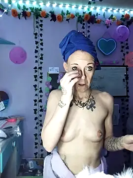 Purple2StayThnxx online show from 10.20.25