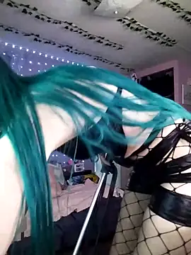 Purple2StayThnxx online show from 04.23.26