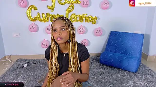 Snapshot of NymzieLoren chatting on 01.15.26 NymzieLoren online show from 01.15.26