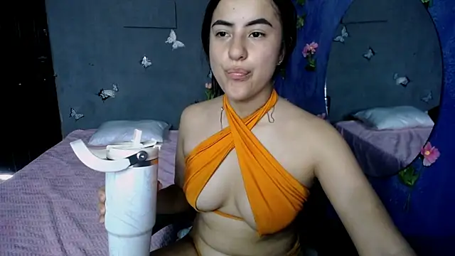 Snapshot of Karina_sweet1 chatting on 10.15.25 Karina sweet1 online show from 10.15.25