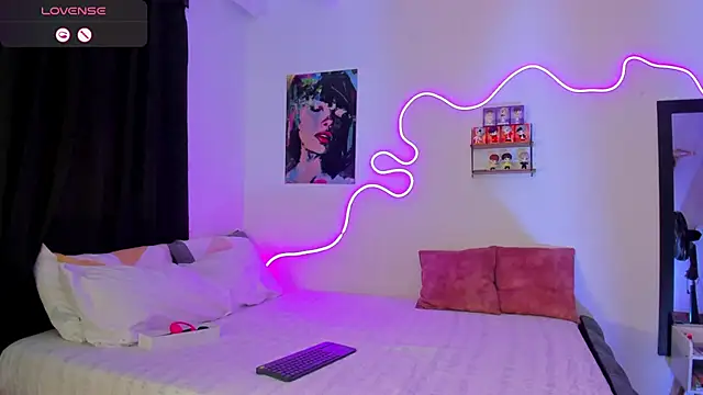 Dilan and Mia online show from 10.02.25