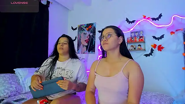 Dilan and Mia online show from 10.16.25