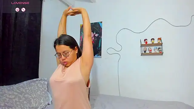 Dilan and Mia online show from 12.17.25