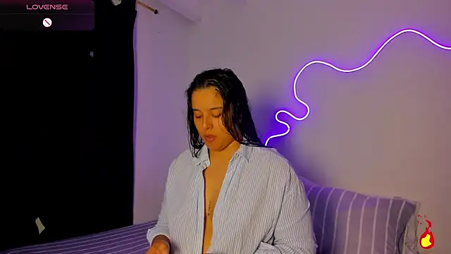 Snapshot of Dilan_and_Mia chatting on 05.23.26 Dilan and Mia online show from 05.23.26