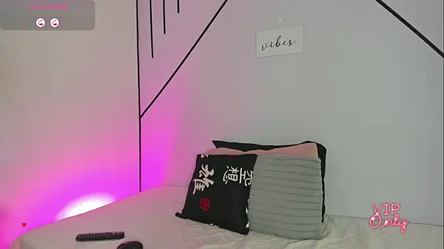 Snapshot of MiahCornell_ chatting on 02.09.26 MiahCornell online show from 02.09.26