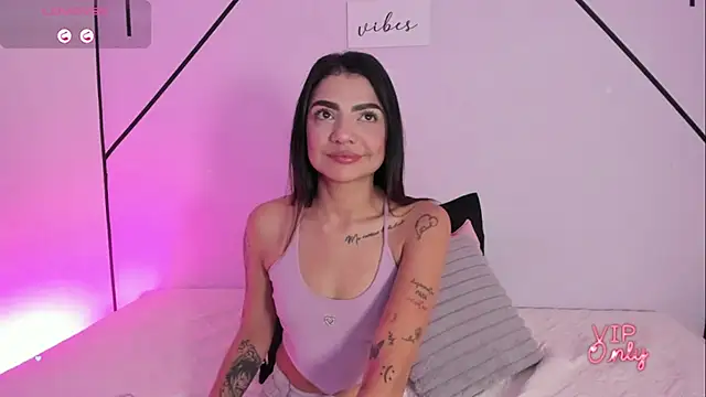 Snapshot of MiahCornell_ chatting on 02.10.26 MiahCornell online show from 02.10.26