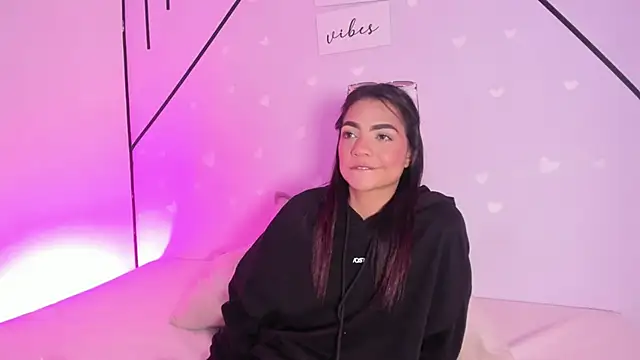 Snapshot of MiahCornell_ chatting on 03.17.26 MiahCornell online show from 03.17.26