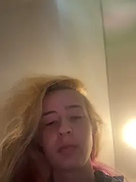 SeccySerena online show from 04.20.26