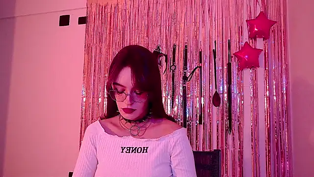 Snapshot of nina_kink chatting on 06.29.26 nina kink online show from 06.29.26