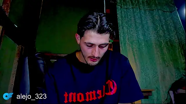 Snapshot of alejo__323__ chatting on 05.27.26 alejo 323 online show from 05.27.26