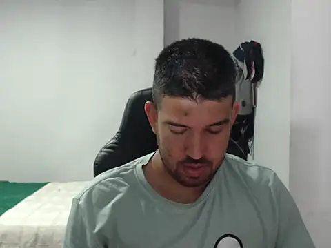 Axel11113 online show from 11.04.25