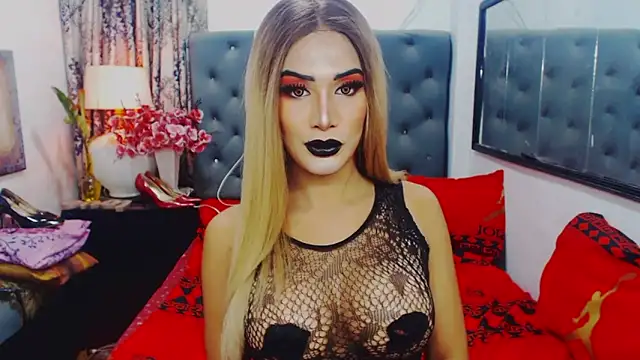 Snapshot of Mistress4fun chatting on 02.14.26 Mistress4fun online show from 02.14.26