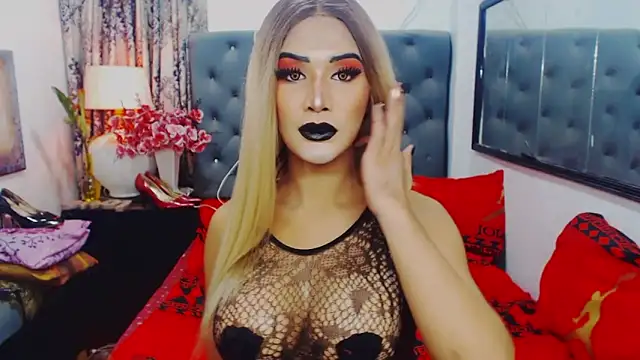 Snapshot of Mistress4fun chatting on 02.16.26 Mistress4fun online show from 02.16.26