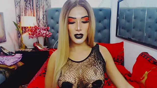 Snapshot of Mistress4fun chatting on 03.16.26 Mistress4fun online show from 03.16.26