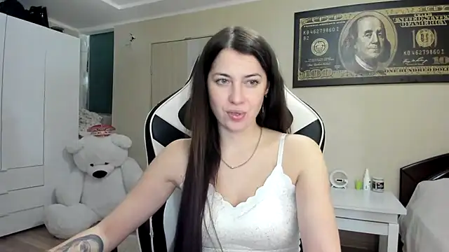 EmiLovsi online show from 10.08.25