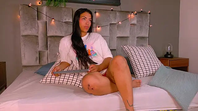 RiriiBrunette   online show from 12.16.25