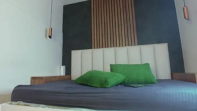 Snapshot of RiriiBrunette__ chatting on 02.12.26 RiriiBrunette online show from 02.12.26