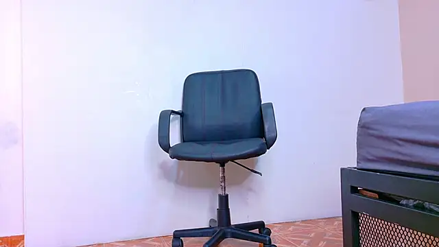 Snapshot of RiriiBrunette__ chatting on 02.13.26 RiriiBrunette online show from 02.13.26