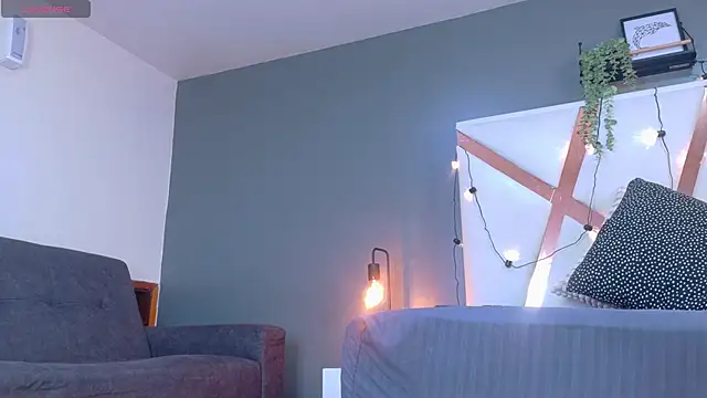 Snapshot of RiriiBrunette__ chatting on 02.16.26 RiriiBrunette online show from 02.16.26