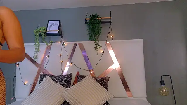 Snapshot of RiriiBrunette__ chatting on 02.19.26 RiriiBrunette online show from 02.19.26