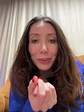 Snapshot of HellaryTourent chatting on 01.12.26 HellaryTourent online show from 01.12.26