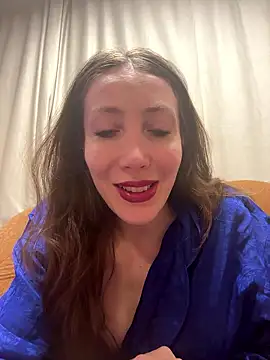 Snapshot of HellaryTourent chatting on 01.18.26 HellaryTourent online show from 01.18.26