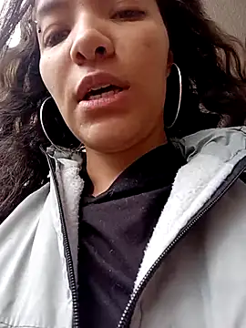 Snapshot of mia_blue01 chatting on 10.05.25 mia blue01 online show from 10.05.25