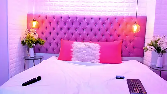 amber sparkle online show from 09.19.25