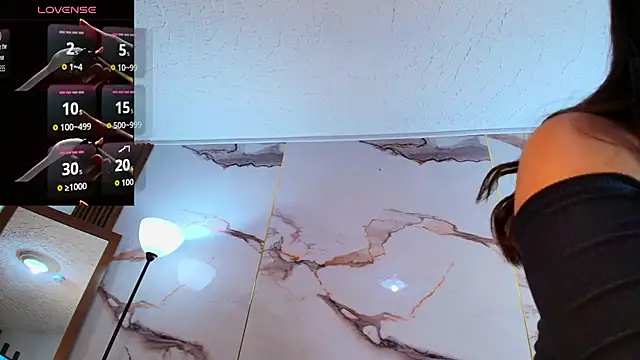 Snapshot of AlyaThompson chatting on 12.14.25 AlyaThompson online show from 12.14.25