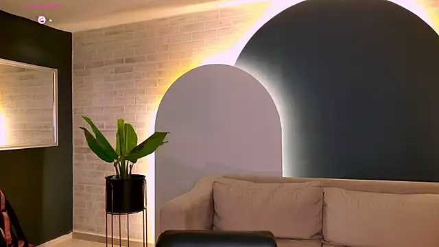 AgathaKondo  online show from 10.04.25