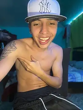 Snapshot of pabonsito chatting on 10.02.25 pabonsito online show from 10.02.25