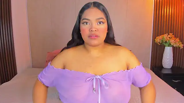 Snapshot of RileyDolly chatting on 10.19.25 RileyDolly online show from 10.19.25