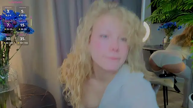 Snapshot of emilyshepar_d chatting on 11.14.25 emilyshepar d online show from 11.14.25