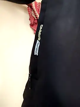 Snapshot of RAYI_Queen_4 chatting on 11.29.25 RAYI Queen 4 online show from 11.29.25