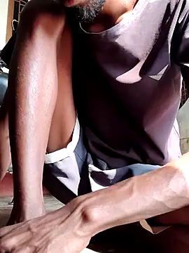 Snapshot of RAYI_Queen_4 chatting on 12.02.25 RAYI Queen 4 online show from 12.02.25