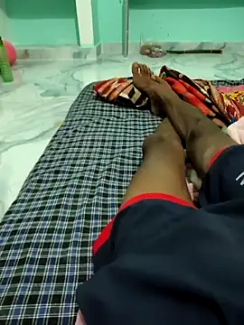 Snapshot of RAYI_Queen_4 chatting on 02.14.26 RAYI Queen 4 online show from 02.14.26