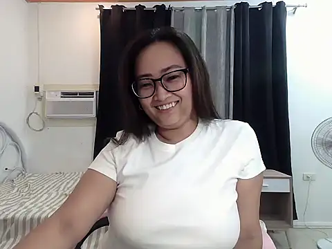 Snapshot of Wetmedaddyxxx chatting on 06.13.26 Wetmedaddyxxx online show from 06.13.26